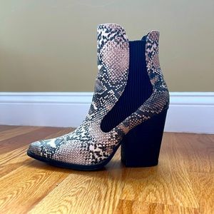 🐍 🤠 Snakeskin Western Booties